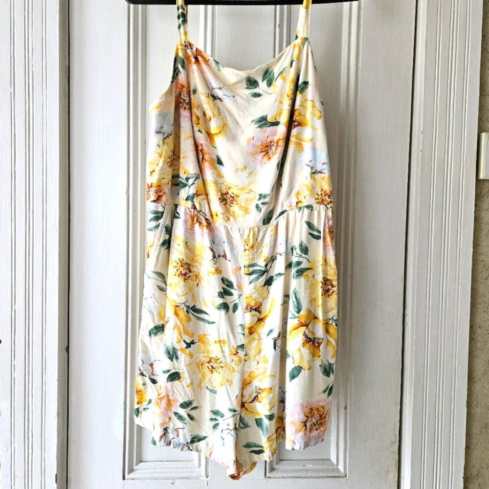 Old Navy Yellow Floral Romper Women’s Medium Boho Summer Outfit